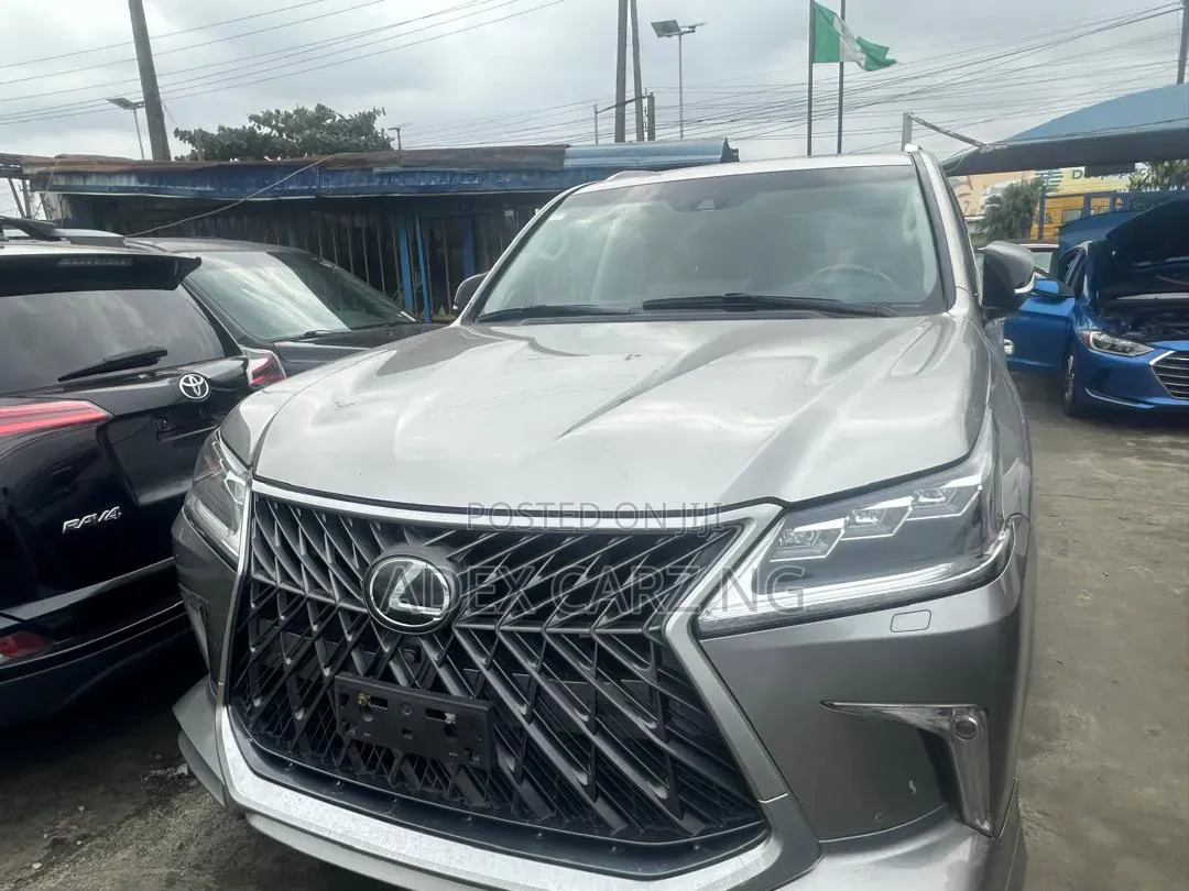 Lexus LX 2017 Gold