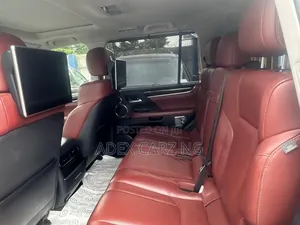 Lexus LX 2017 Gold