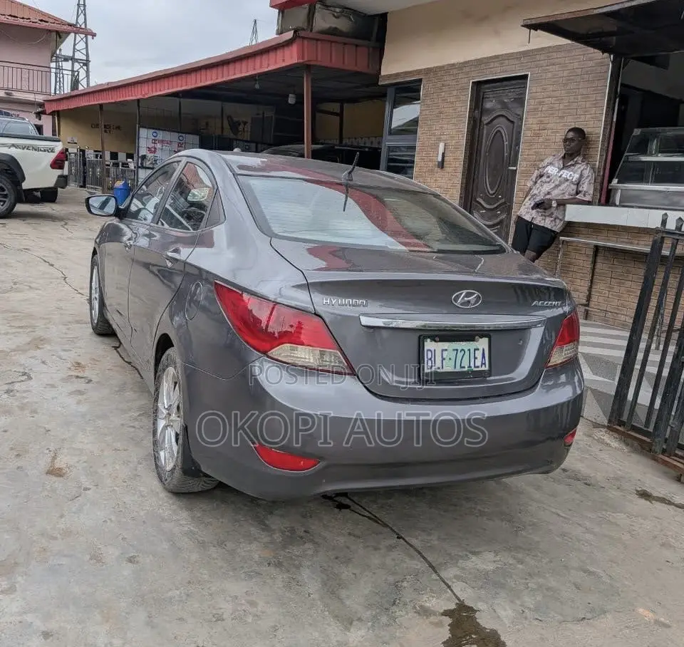 Hyundai Accent 2012 Gray