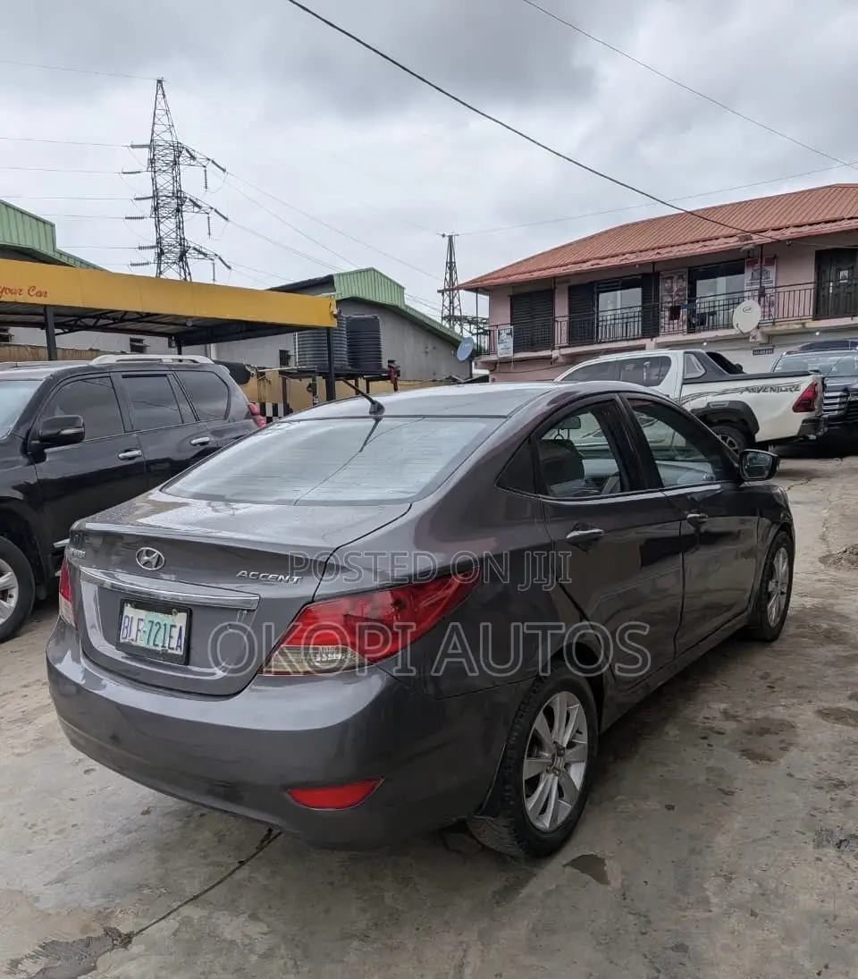 Hyundai Accent 2012 Gray