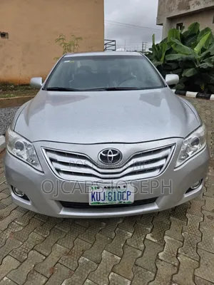 Toyota Camry 2010 Silver