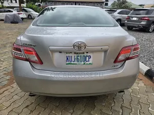 Toyota Camry 2010 Silver