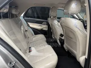 Mercedes-Benz GLE-Class GLE 350e 4MATIC 2022 Gold