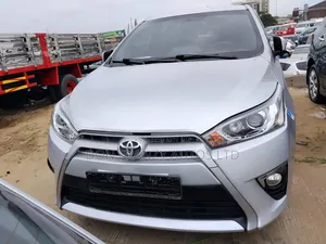 Toyota Yaris L Hatchback 5dr 2016 Silver