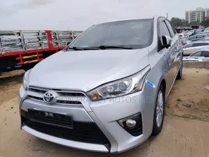 Toyota Yaris L Hatchback 5dr 2016 Silver