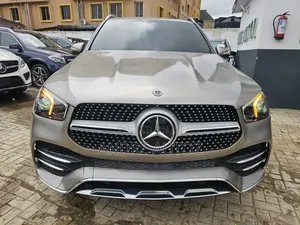 Mercedes-Benz GLE-Class 2022 Gold