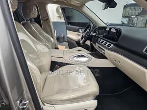Mercedes-Benz GLE-Class 2022 Gold