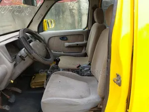 Suzuki Every 2012 Yellow