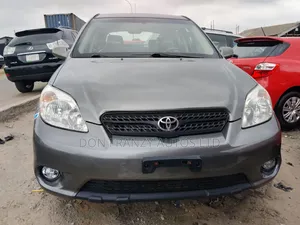 Toyota Matrix Hatchback FWD (1.8L 4cyl 5M) 2007 Gray