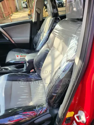 Toyota RAV4 XLE 4dr SUV (2.5L 4cyl 6A) 2015 Red
