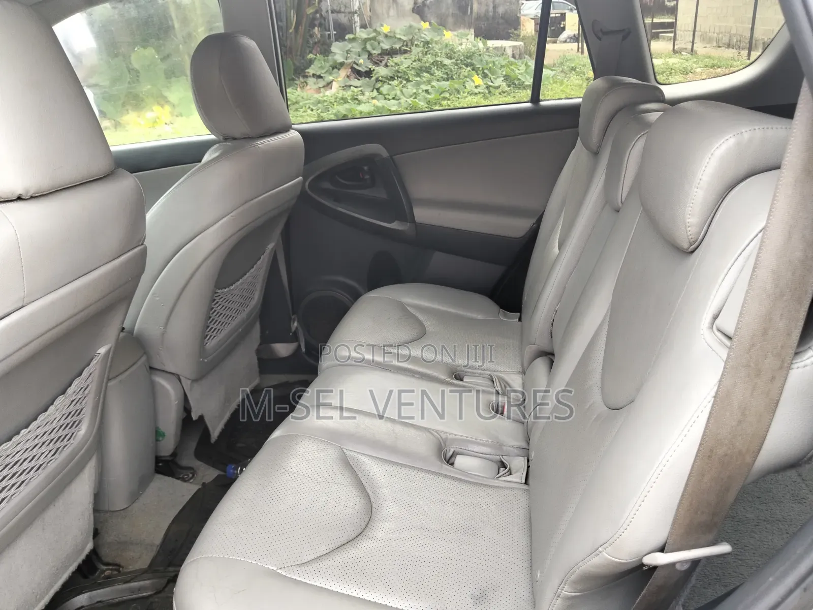 Toyota RAV4 2010 Silver