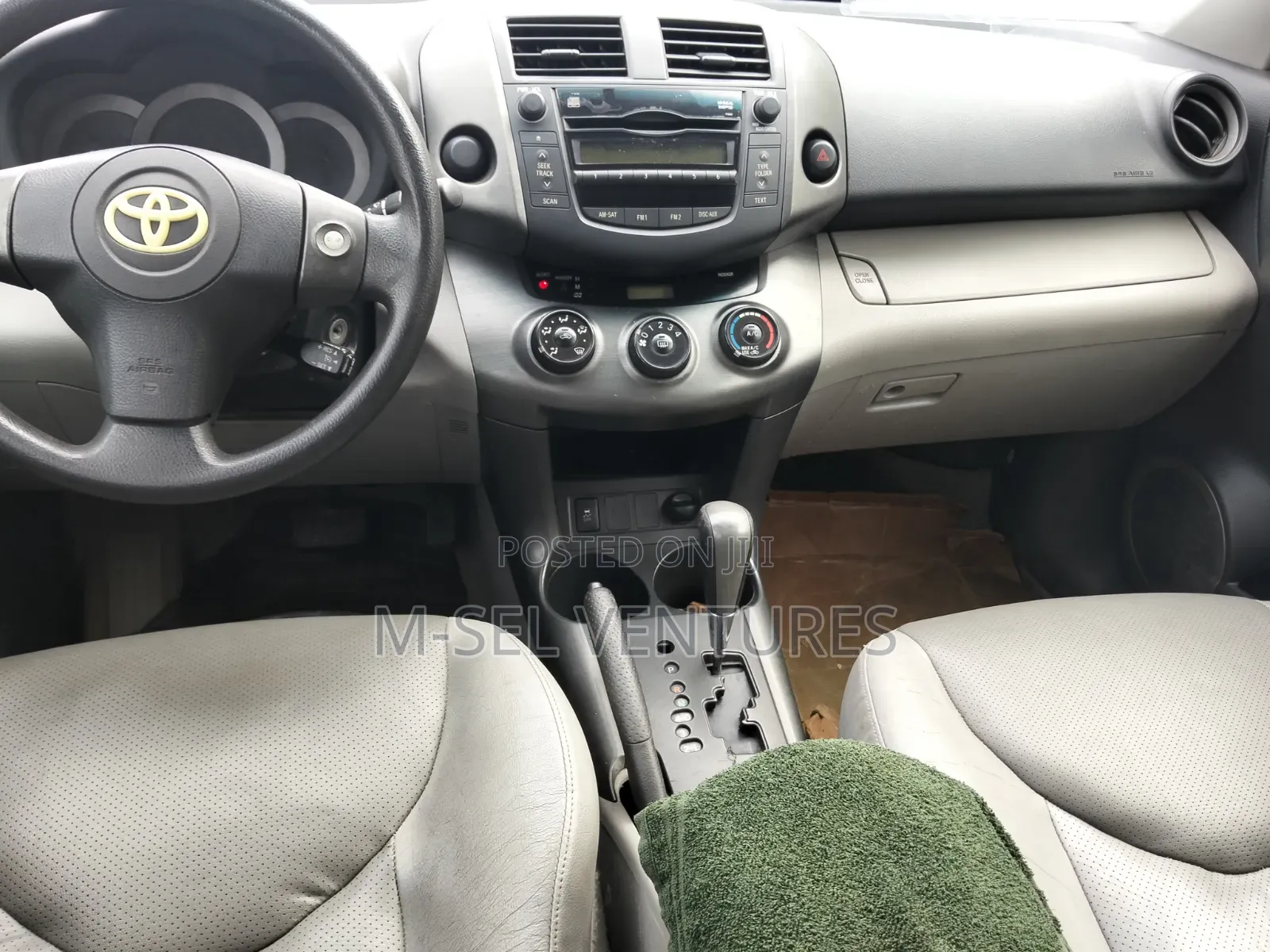 Toyota RAV4 2010 Silver