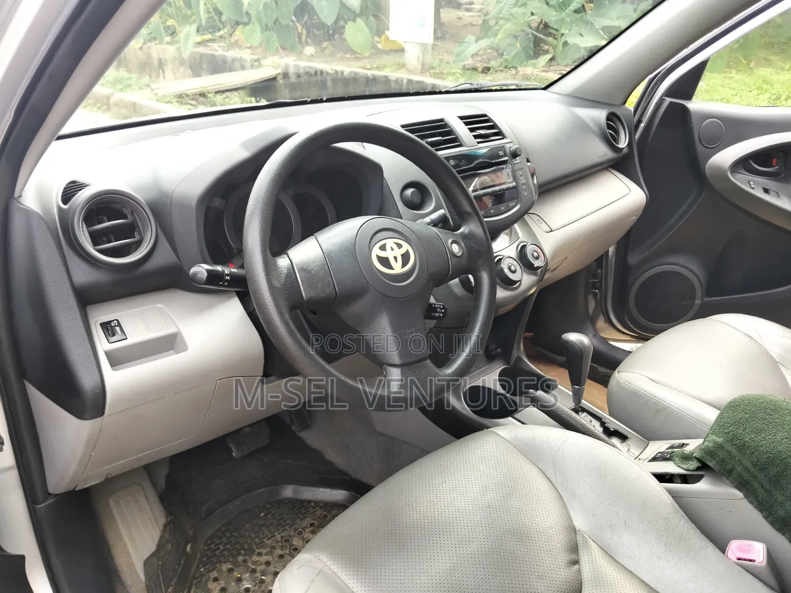 Toyota RAV4 2010 Silver