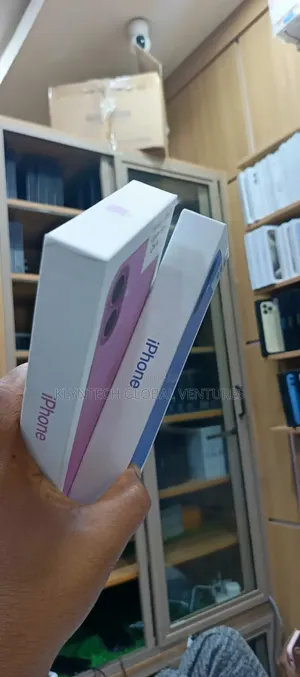 New Apple iPhone 16 Plus 128 GB Blue