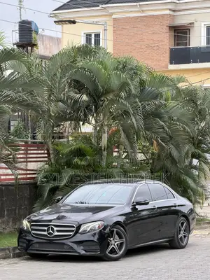 Mercedes-Benz E300 4Matic AWD Sedan (2.0L 4cyl 9A) 2017 Black