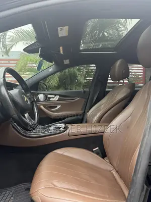 Mercedes-Benz E300 4Matic AWD Sedan (2.0L 4cyl 9A) 2017 Black