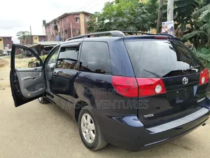 Toyota Sienna 2006 Blue