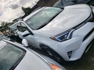 Toyota RAV4 Limited 4dr SUV (2.5L 4cyl 6A) 2018 White