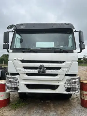 Heavy-Duty Sinotruk HOWO 6x4 Tractor Head Refurbished for Sale