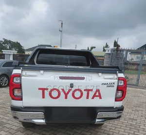 Toyota Hilux 2020 White