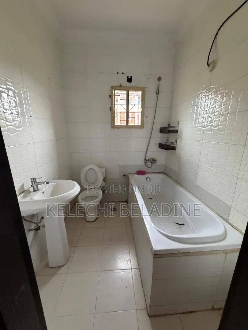 4bdrm Duplex in Ago Palace for rent