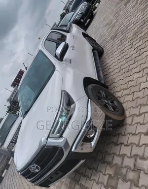 Toyota Hilux 2020 White