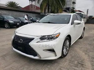 Lexus ES 2013 White