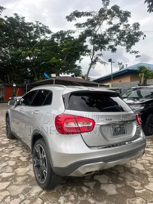 Mercedes-Benz GLA 250 2017 Gray