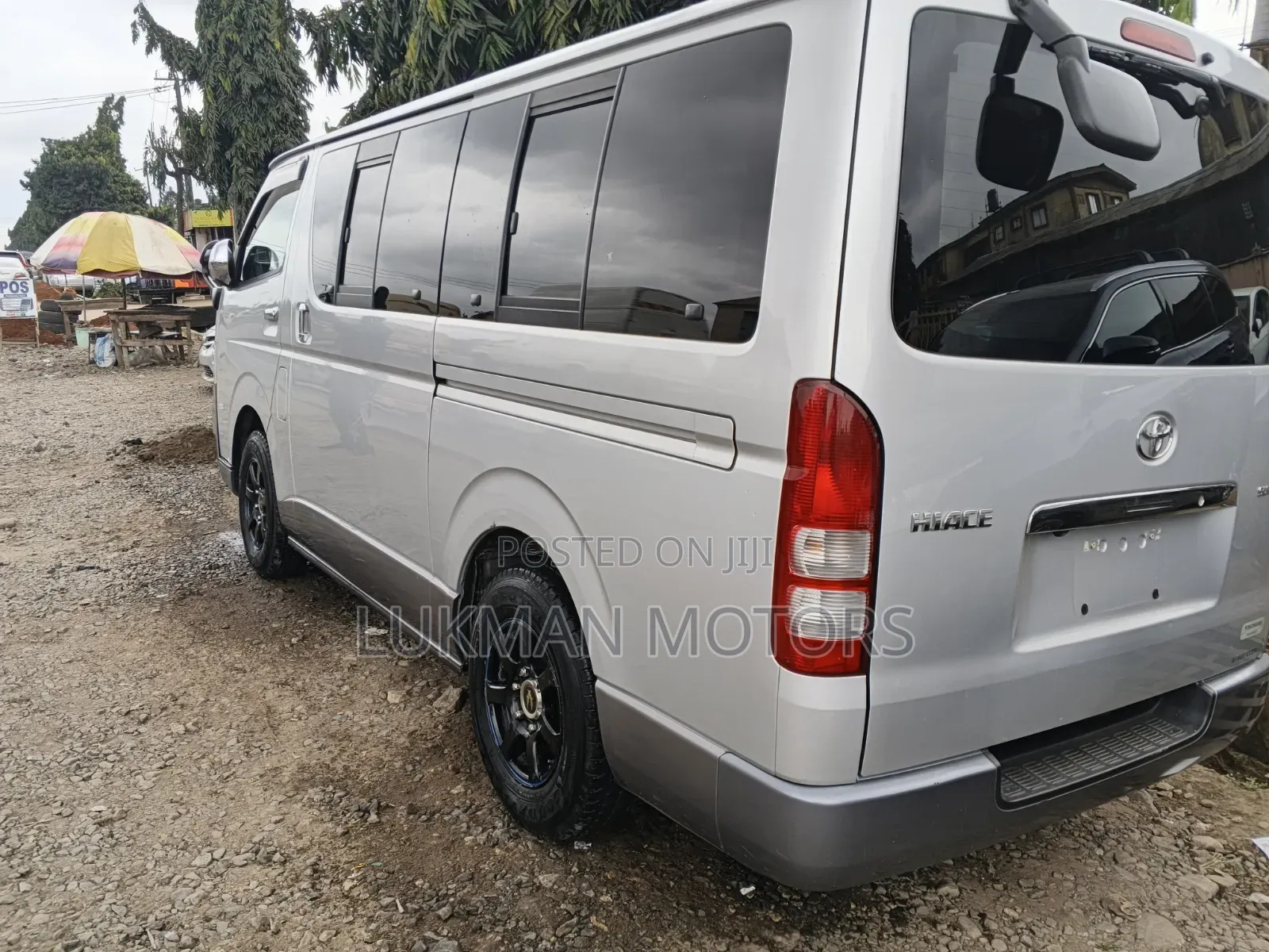 Toyota HiAce 2010 Silver