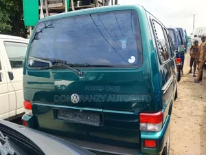 Volkswagen Transporter 2005 Green