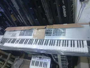 ROLAND Professional Keyboard Fantom X 8