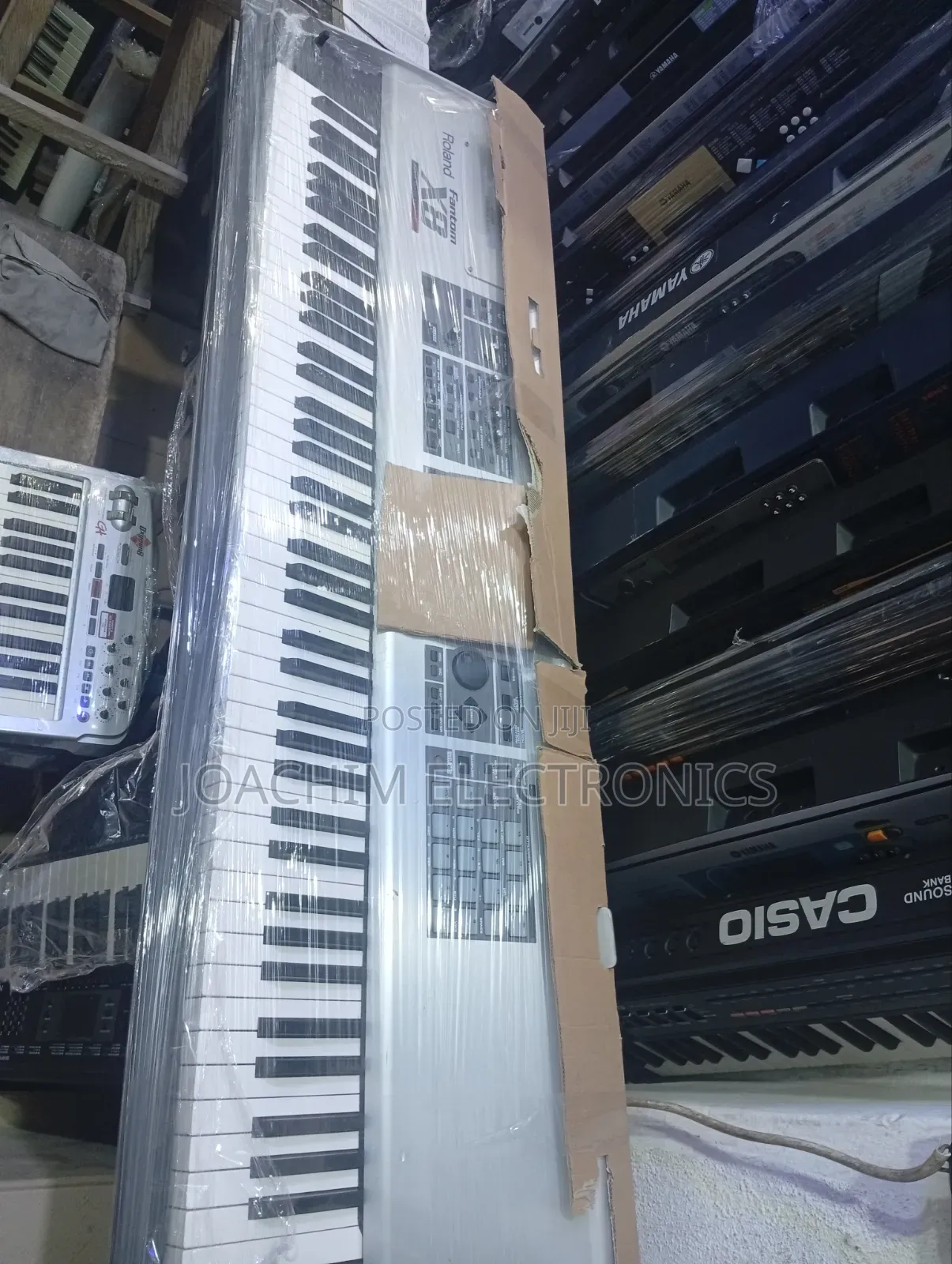 ROLAND Professional Keyboard Fantom X 8