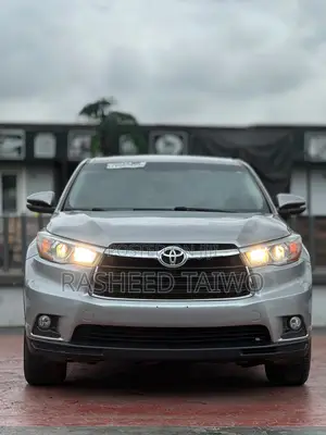 Toyota Highlander LE V6 4x4 (3.5L 6cyl 6A) 2016 Silver