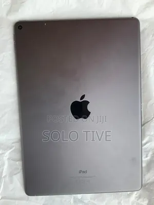 Apple iPad Air 64 GB Gray