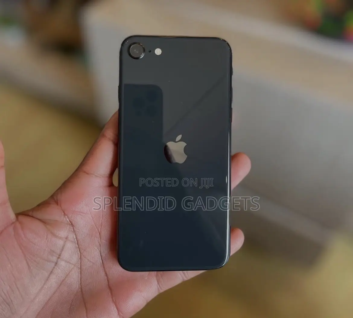New Apple iPhone SE (2020) 128 GB Black