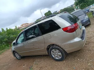 Toyota Sienna 2006 Silver