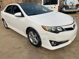 Toyota Camry L 4dr Sedan (2.5L 4cyl 6A) 2014 White