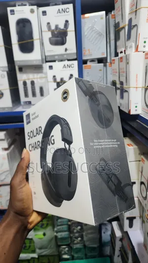 Solar Charging Headphone