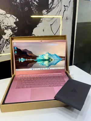 Laptop Razer Blade Advanced 16GB AMD Ryzen 9 SSD 1T