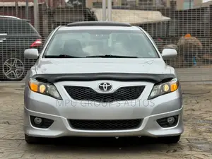 Toyota Camry 2010 Silver