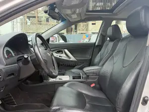 Toyota Camry 2010 Silver