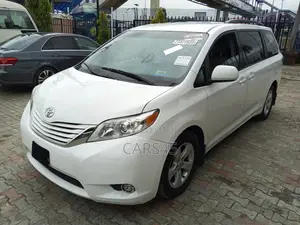 Toyota Sienna 2017 White