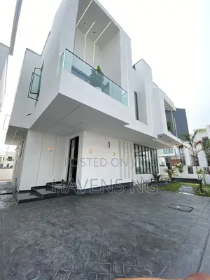 5bdrm Duplex in Chevron for sale