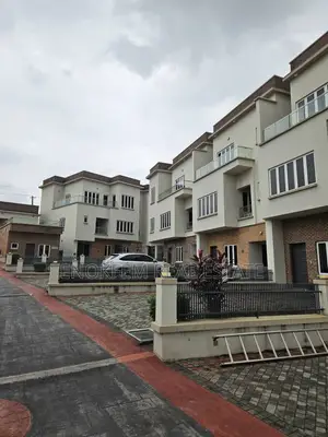 5bdrm House in Lagos State for rent