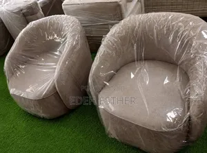 Curved Console Chair