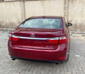 Lexus ES 2015 Red