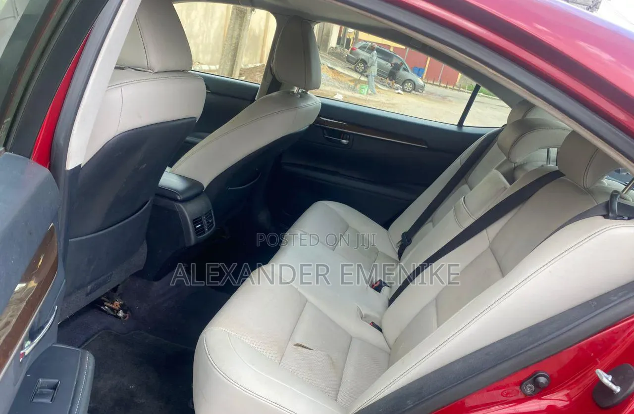 Lexus ES 2015 Red