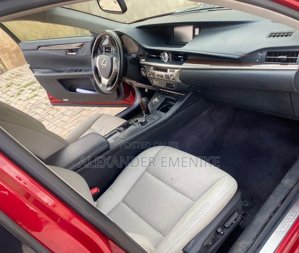 Lexus ES 2015 Red
