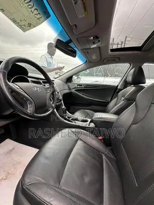 Hyundai Sonata Limited Sedan FWD (2.4L 4cyl 6A) 2013 Silver