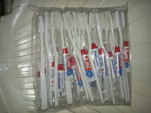 Disposable Hotel Brush With Toothpaste for Hotels .